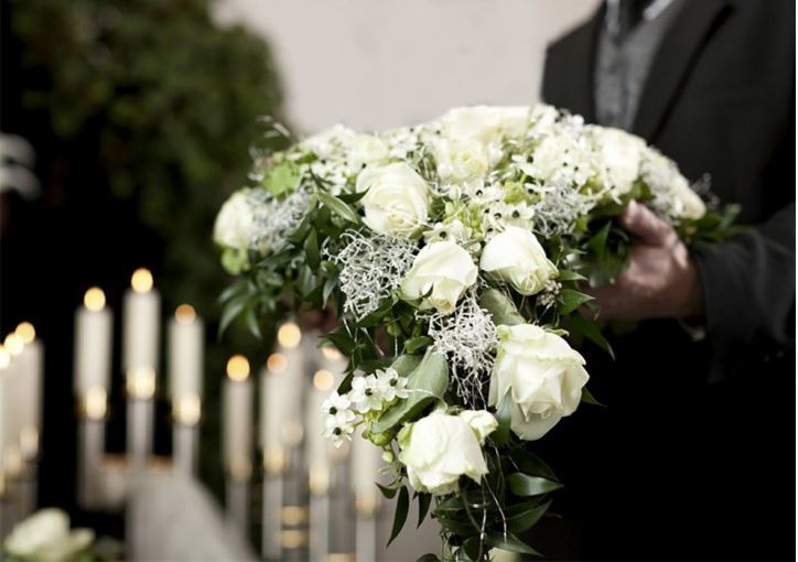 گل ها در مراسم خاکسپاری و ختم